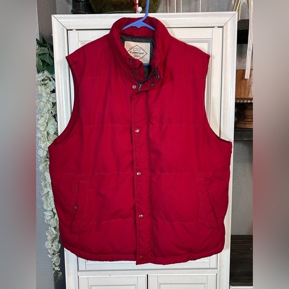 St John's Bay Red Puffer Vest Extra Large Warm Winter Thick Cozy Fall - Picture 11 of 12